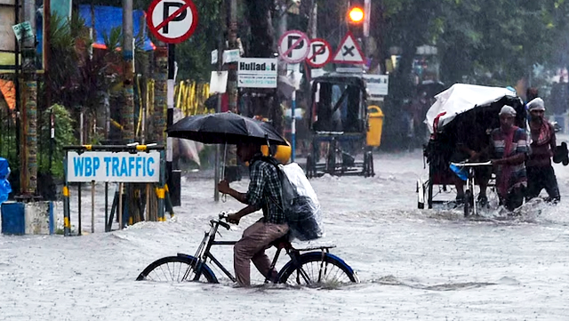 Weather Update:অতিভারী নিম্নচাপের জেড়ে কার্যত জলমগ্ন শহরের একাংশ!